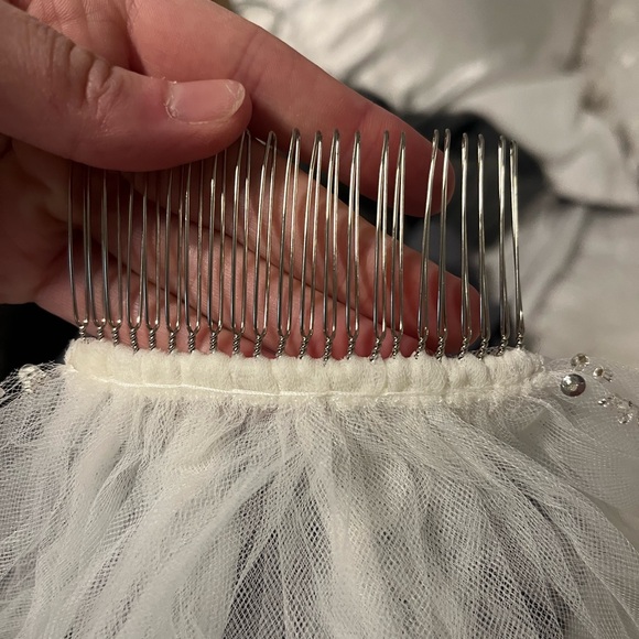 Medium Length Rhinestone Rim Bridal Veil - Picture 3 of 3